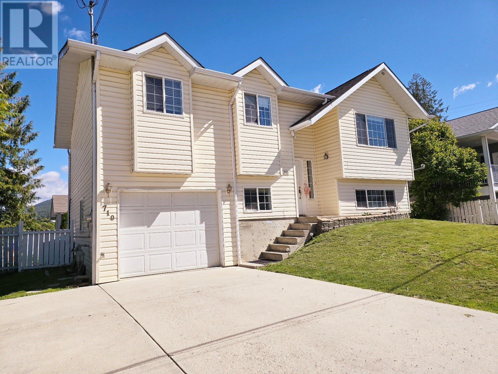 710 Birch Street, Creston, British Columbia