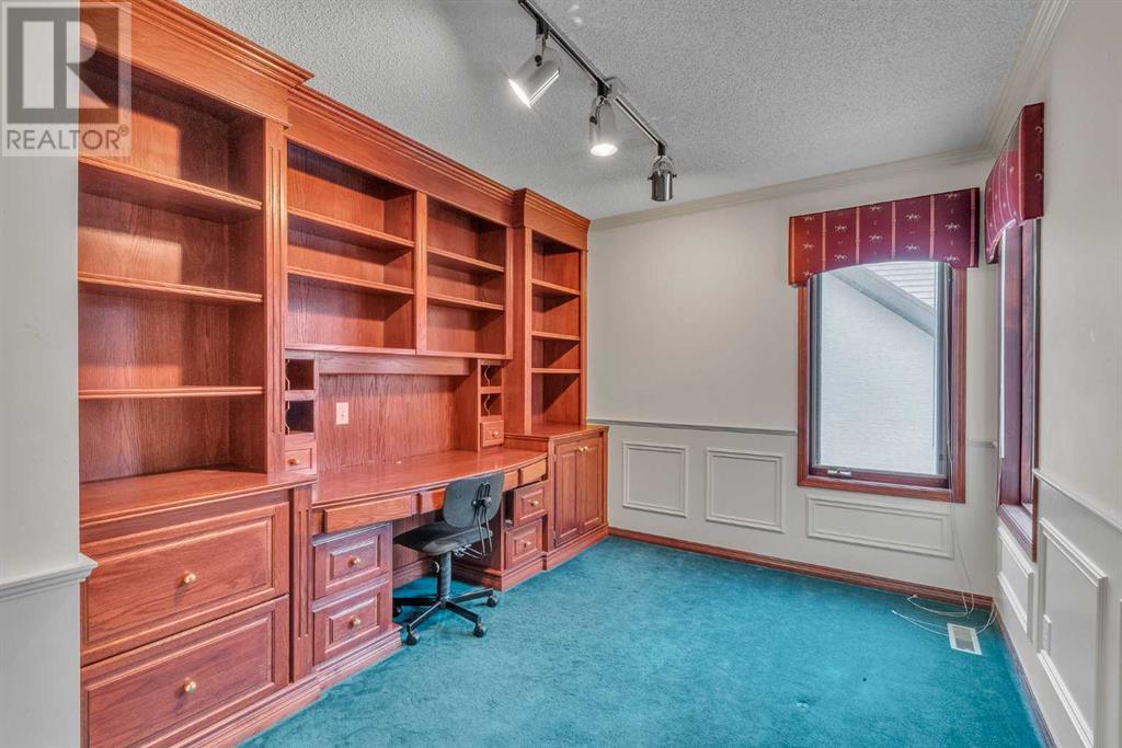 121 Patterson Mount Sw, Calgary, Alberta  T3H 3A8 - Photo 16 - A2214773