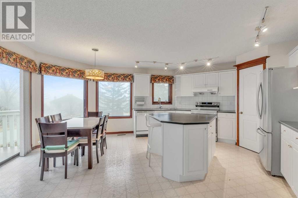 121 Patterson Mount Sw, Calgary, Alberta  T3H 3A8 - Photo 12 - A2214773
