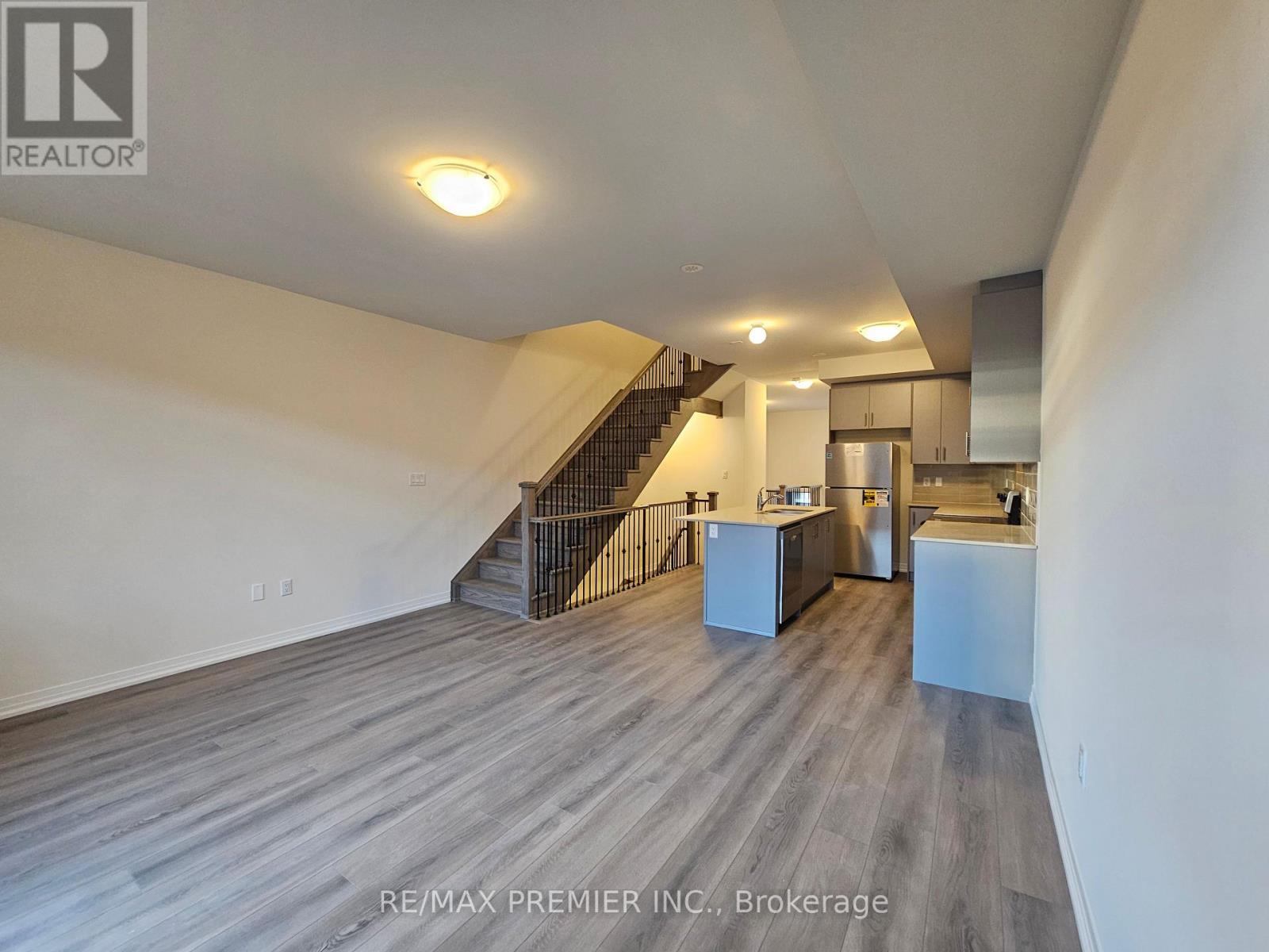38 Cherry Hill Lane, Barrie, Ontario  L4N 6K7 - Photo 6 - S12186722