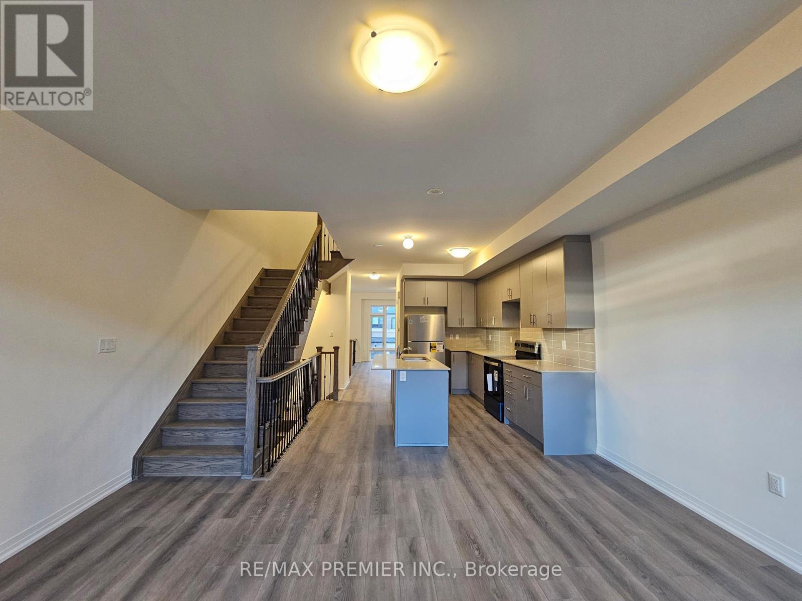 38 Cherry Hill Lane, Barrie, Ontario  L4N 6K7 - Photo 7 - S12186722