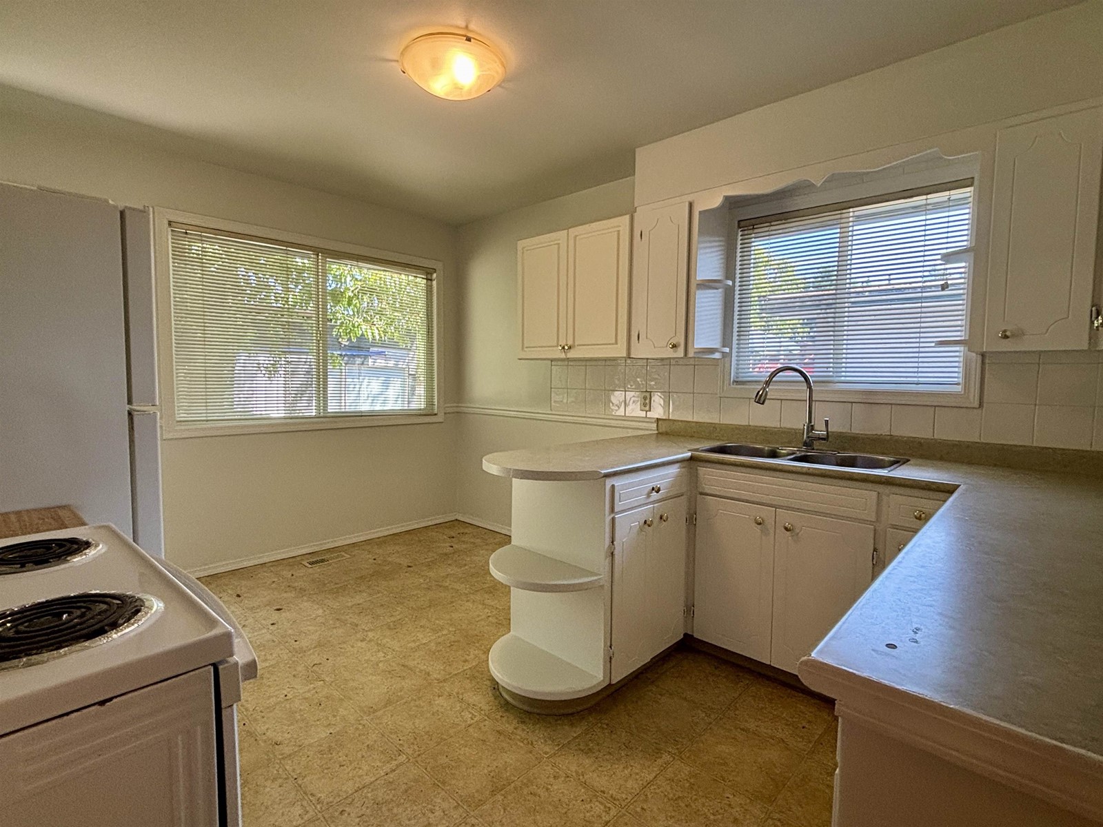 ***** 103a Avenue, Surrey, British Columbia  V3T 1S4 - Photo 12 - R3010847
