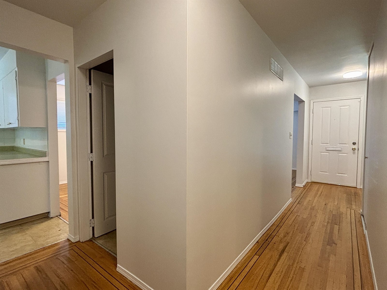 ***** 103a Avenue, Surrey, British Columbia  V3T 1S4 - Photo 8 - R3010847