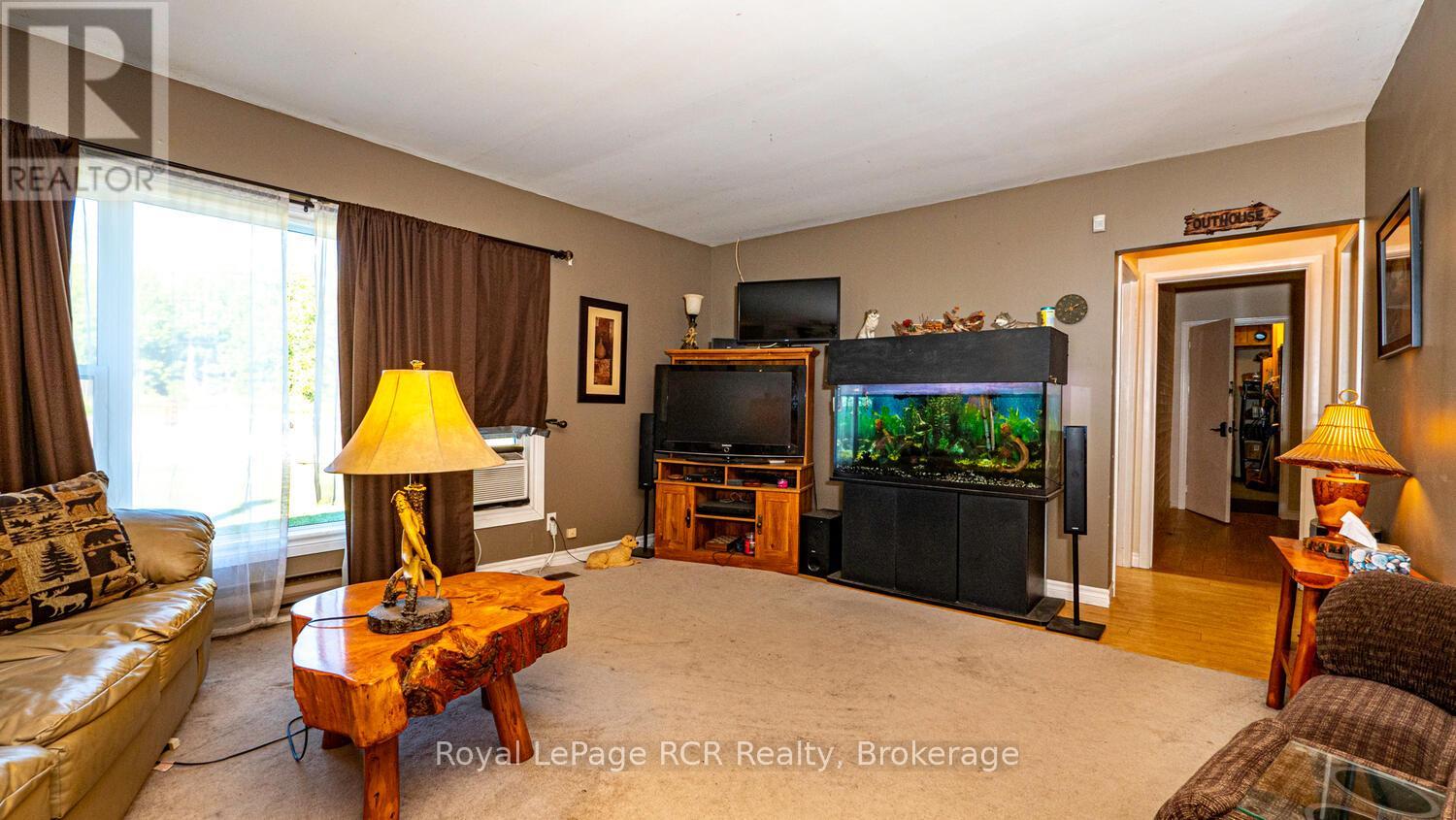 6313 Highway 6, Northern Bruce Peninsula, Ontario  N0H 2R0 - Photo 16 - X12193555