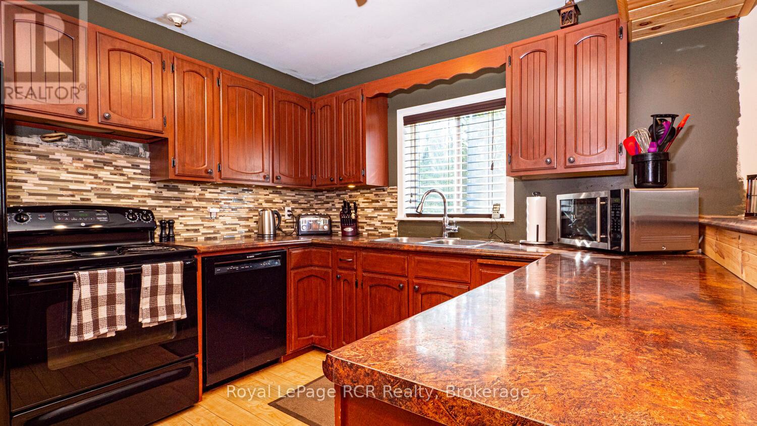 6313 Highway 6, Northern Bruce Peninsula, Ontario  N0H 2R0 - Photo 26 - X12193555