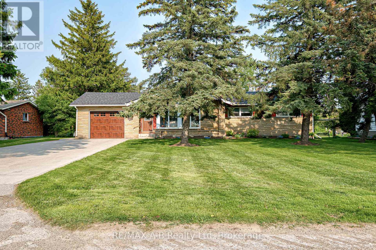 Property at 3981 111 ROAD image 3