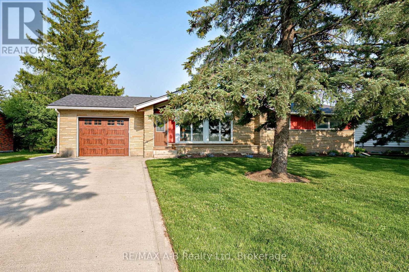 Property at 3981 111 ROAD image 4