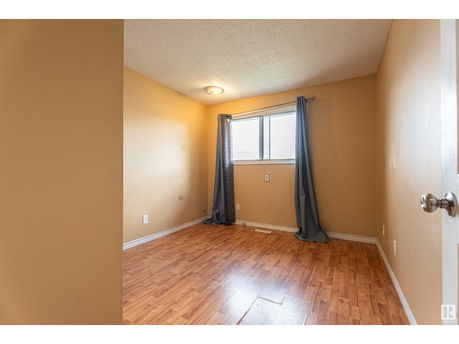 Property at 13034 32A ST NW image 3
