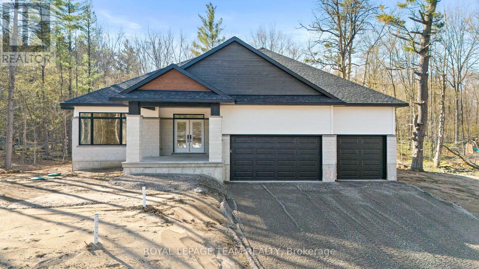79 HOGAN DRIVE, McNab/Braeside, Ontario
