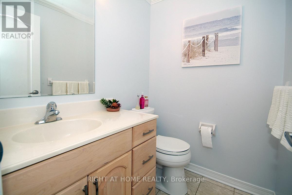 26 Strathbury Street, Ottawa, Ontario  K2G 5N9 - Photo 11 - X12193519
