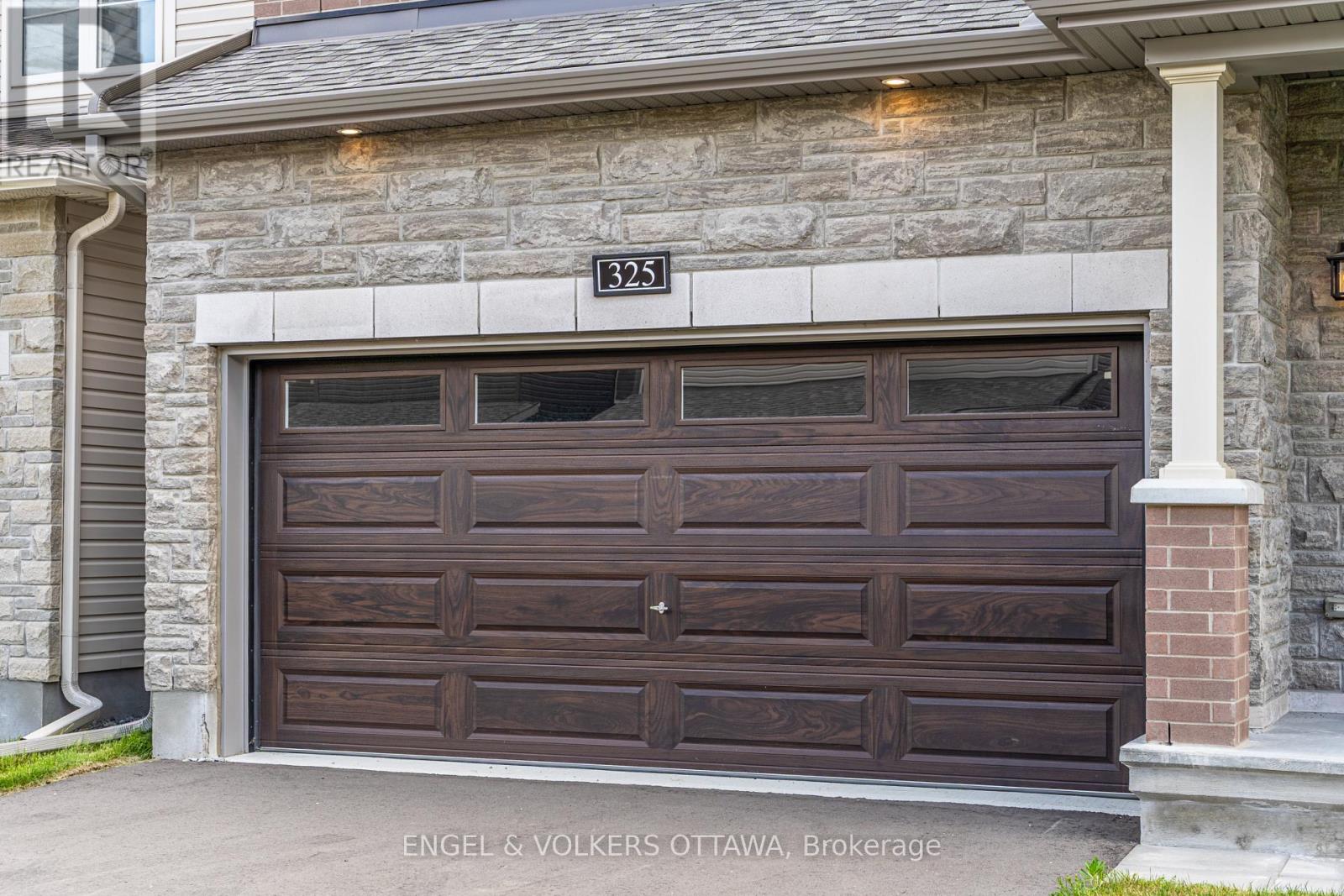 Property at 325 ELSIE MACGILL WALK image 4