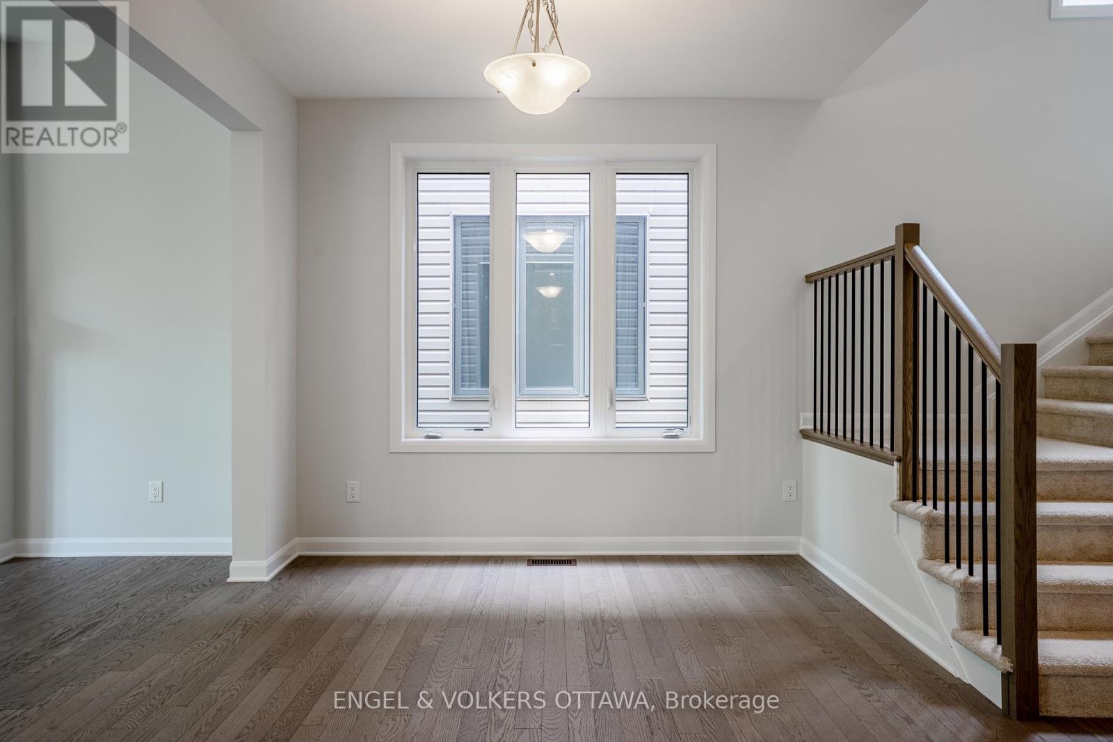 333 Elsie Macgill Walk, Ottawa, Ontario  K2W 0K7 - Photo 11 - X12193565