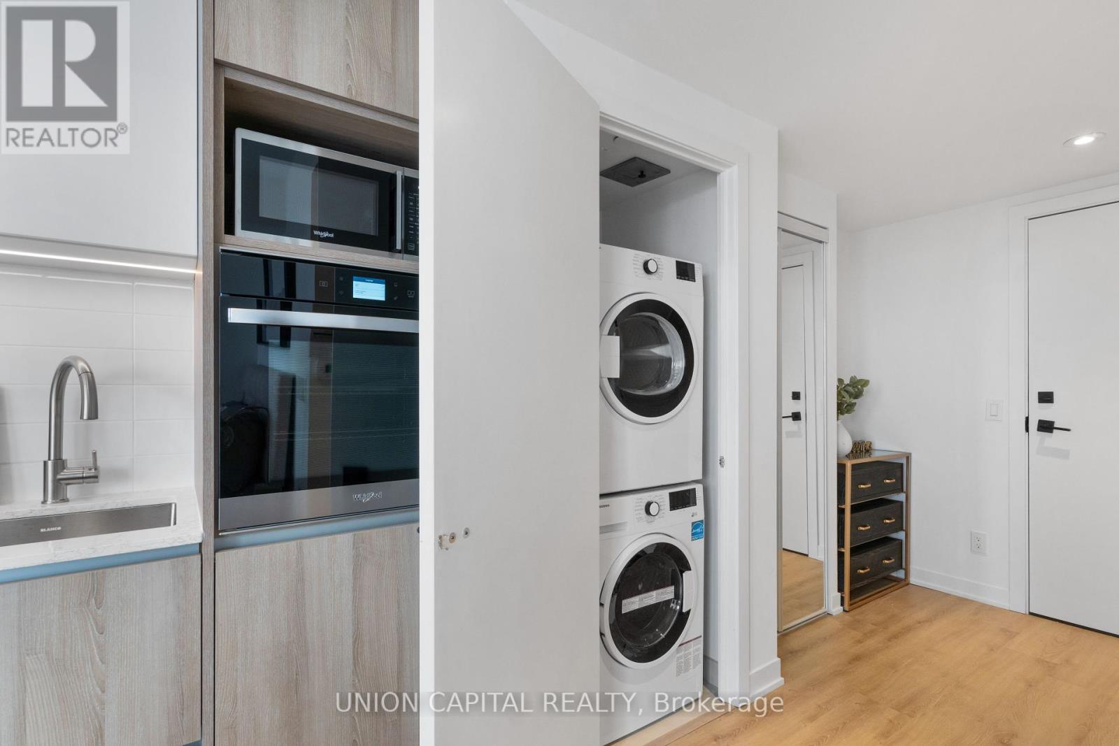 1612 - 319 Jarvis Street, Toronto (Moss Park), Ontario  M5B 0C8 - Photo 19 - C12193330