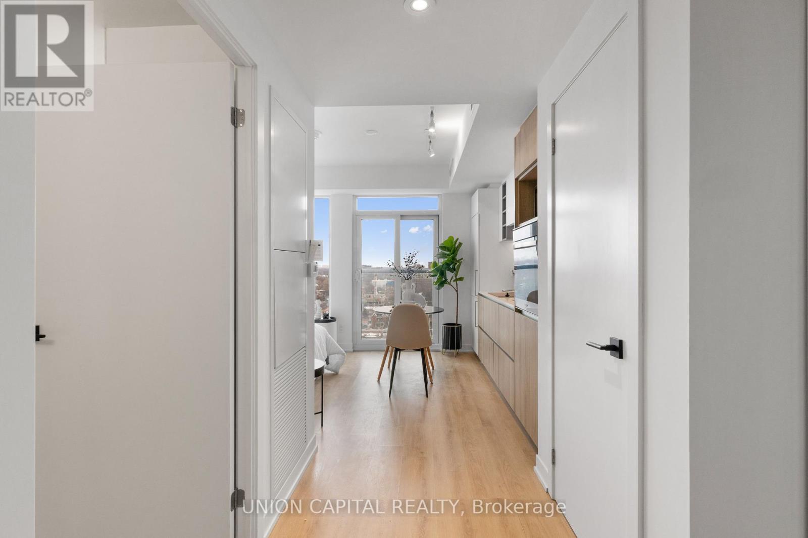 1612 - 319 Jarvis Street, Toronto (Moss Park), Ontario  M5B 0C8 - Photo 6 - C12193330
