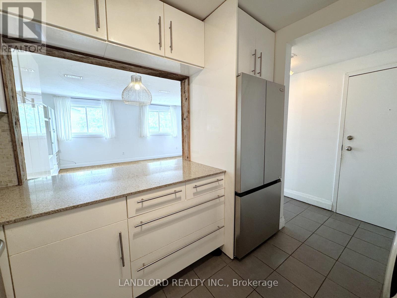 B - 1175 Queen Street E, Toronto, Ontario  M4M 1L5 - Photo 4 - E12193374