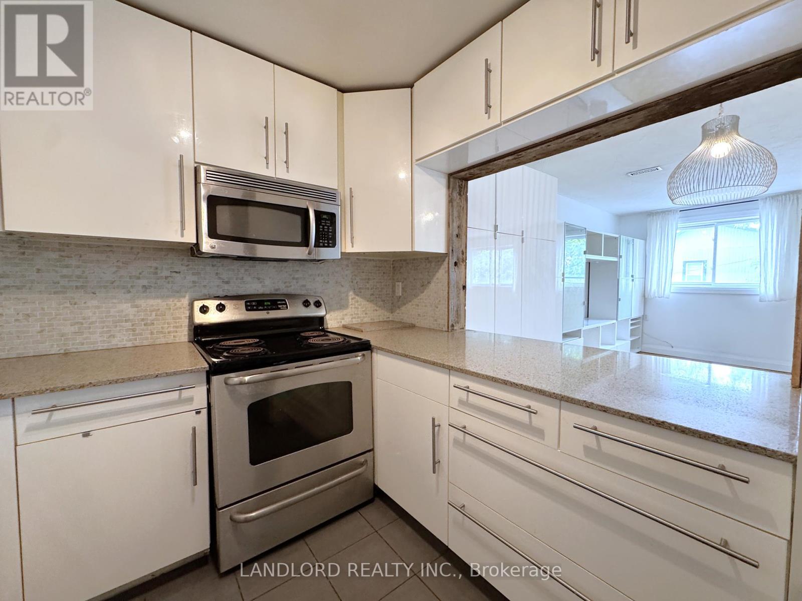 B - 1175 Queen Street E, Toronto, Ontario  M4M 1L5 - Photo 5 - E12193374