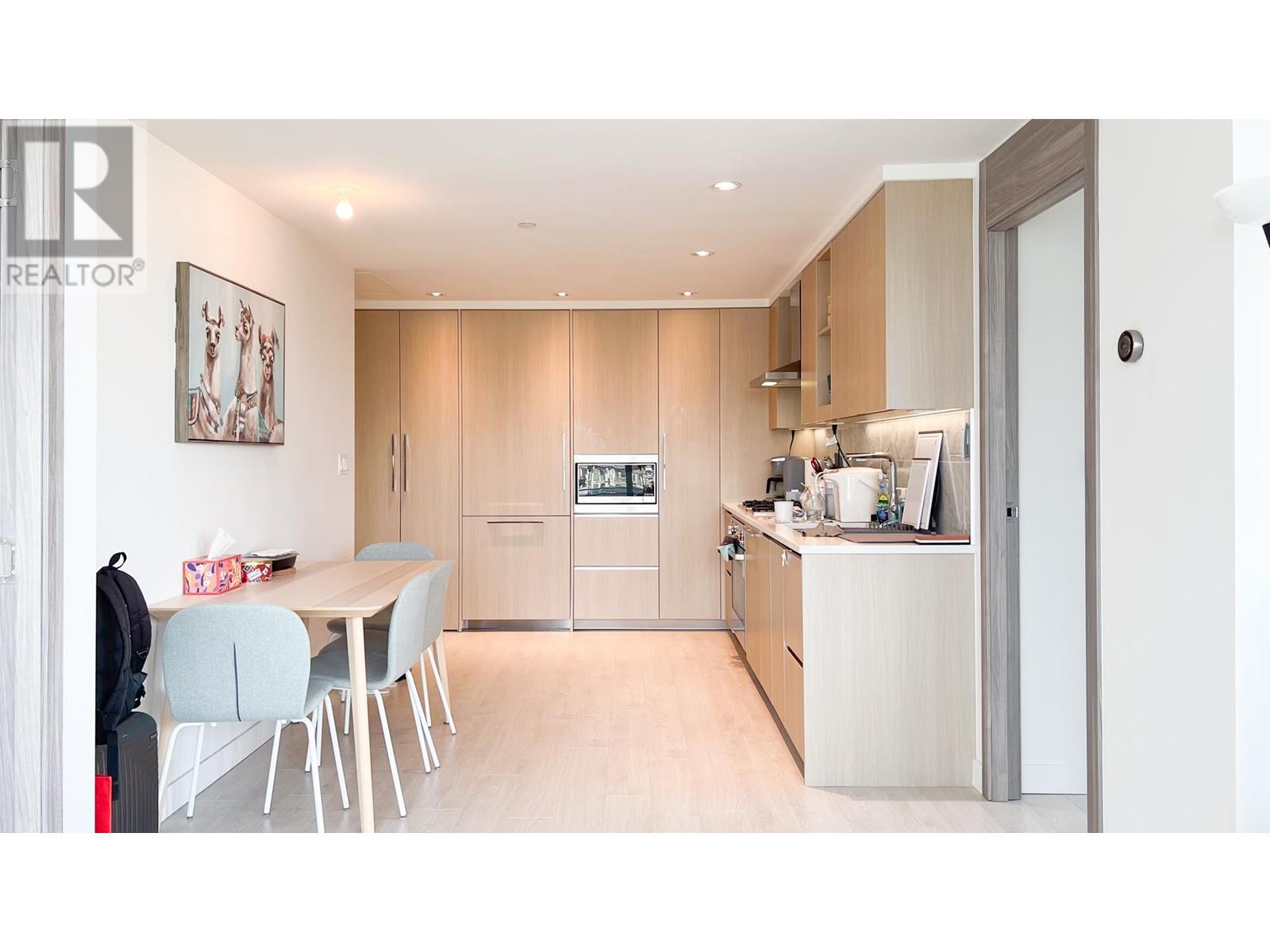 Listing Picture 8 of 21 : 906 4720 LOUGHEED HIGHWAY, Burnaby / 本拿比 - 魯藝地產 Yvonne Lu Group - MLS Medallion Club Member