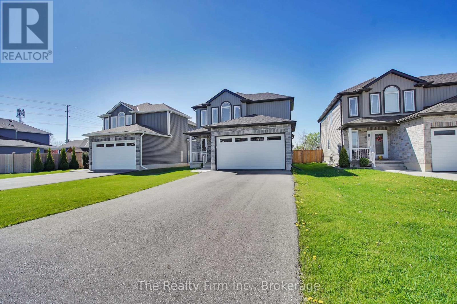 Property at 7 SANDY COURT image 2