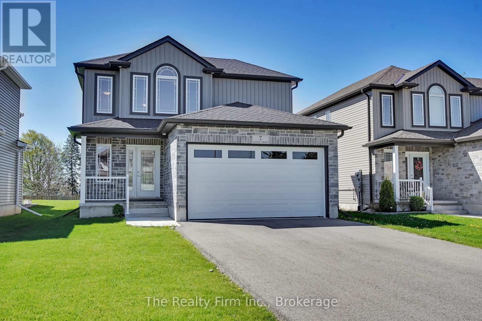 7 Sandy Court, Tillsonburg, Ontario  N4G 0H6 - Photo 3 - X12193582