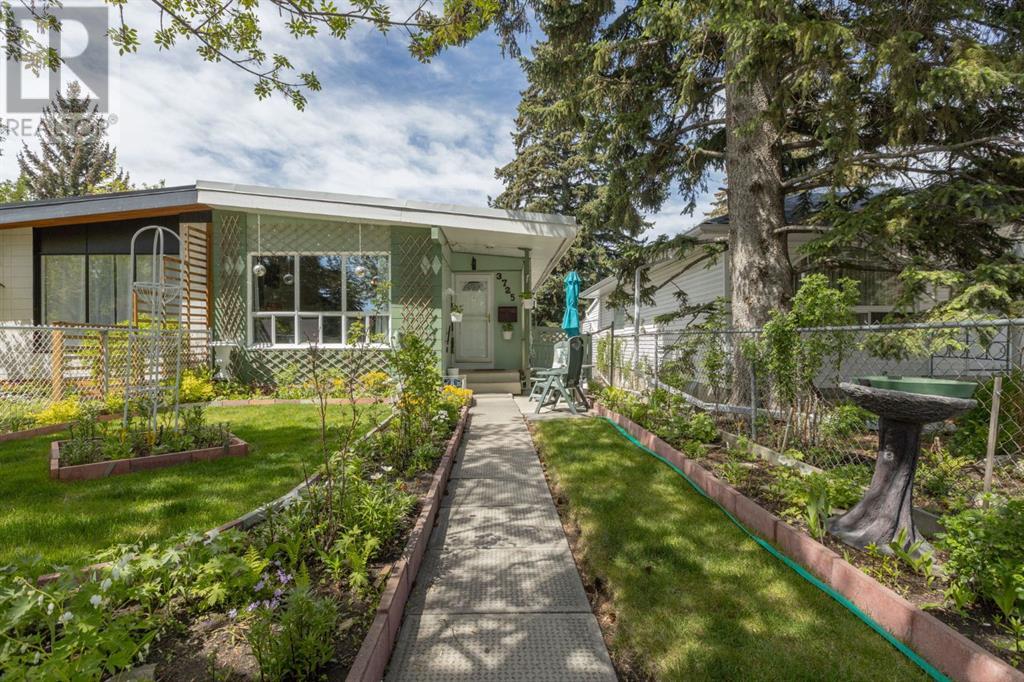 Property at 3725 41 Street SW image 4