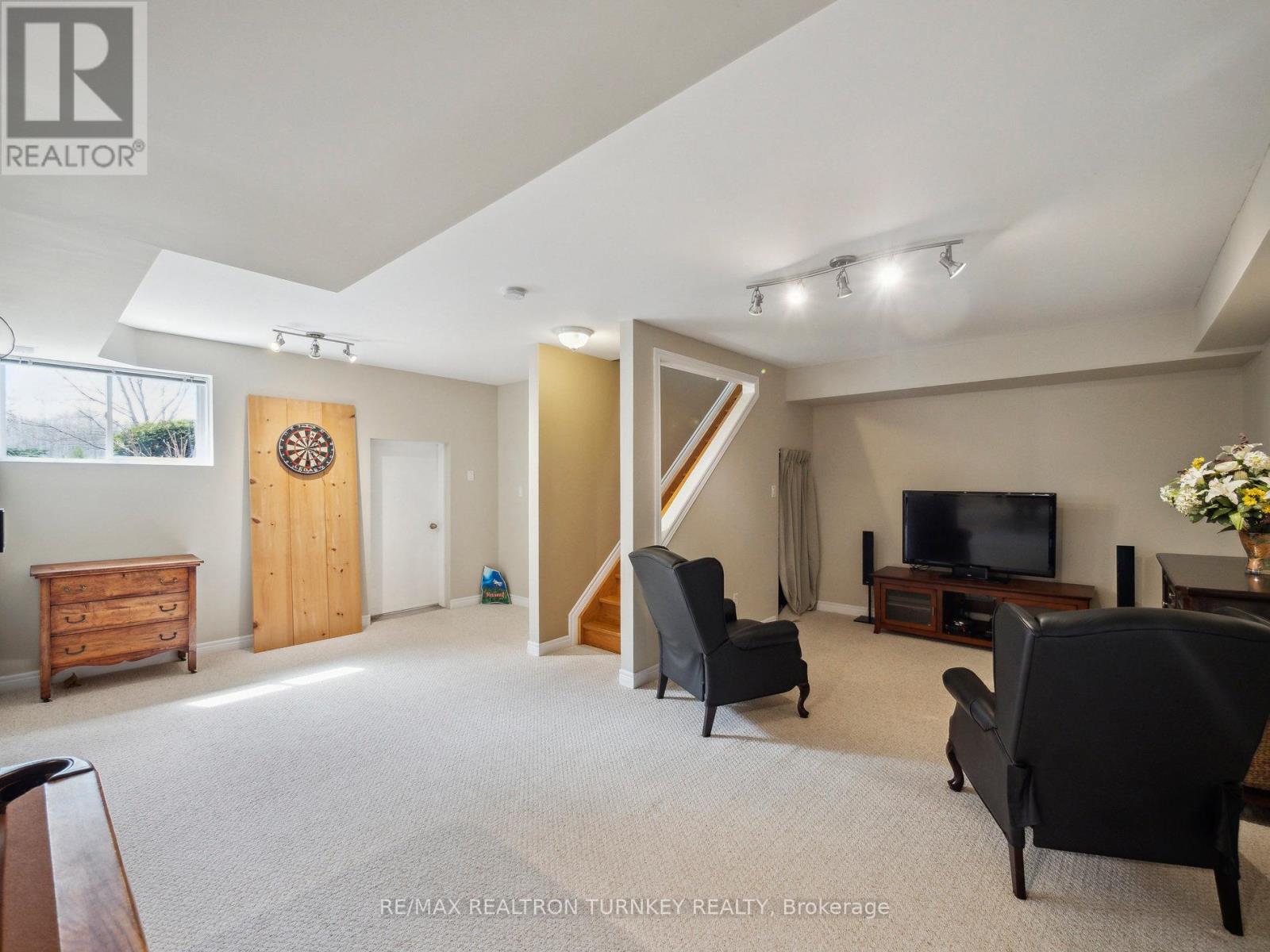 20173 Bathurst Street, East Gwillimbury (Holland Landing), Ontario  L9N 1N3 - Photo 36 - N12193309