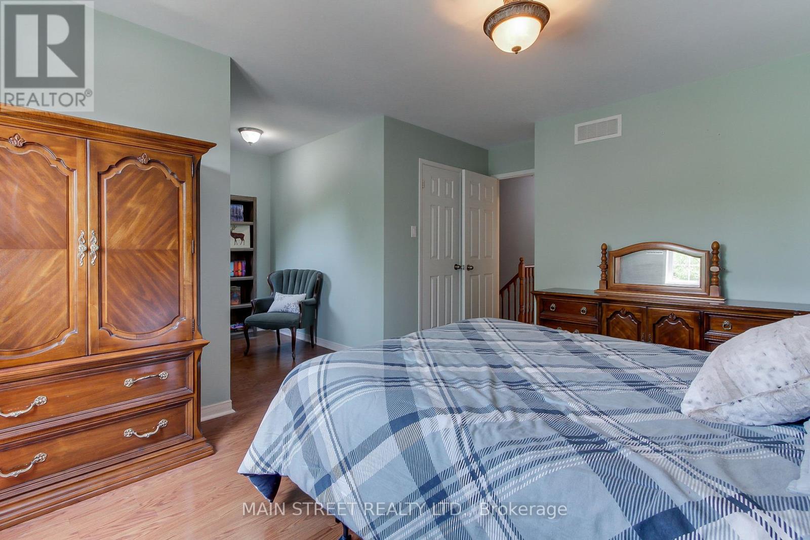 69 Hattie Court, Georgina, Ontario  L4P 3Z7 - Photo 24 - N12193319