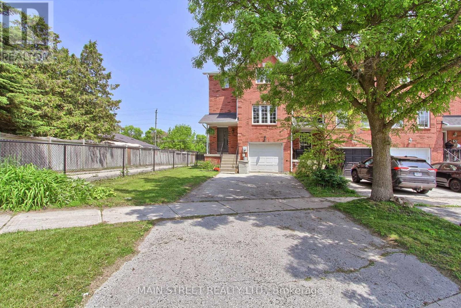 69 Hattie Court, Georgina, Ontario  L4P 3Z7 - Photo 3 - N12193319