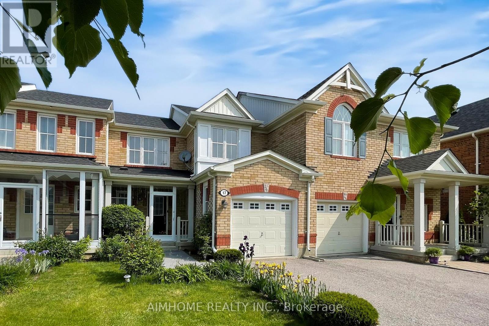 17 Jamesway Crescent, Whitchurch-Stouffville, Ontario  L4A 0A3 - Photo 1 - N12193336