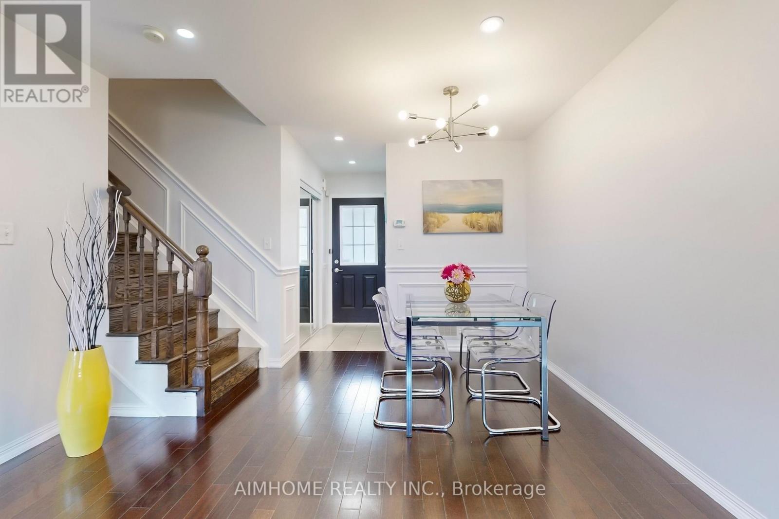 17 Jamesway Crescent, Whitchurch-Stouffville, Ontario  L4A 0A3 - Photo 8 - N12193336
