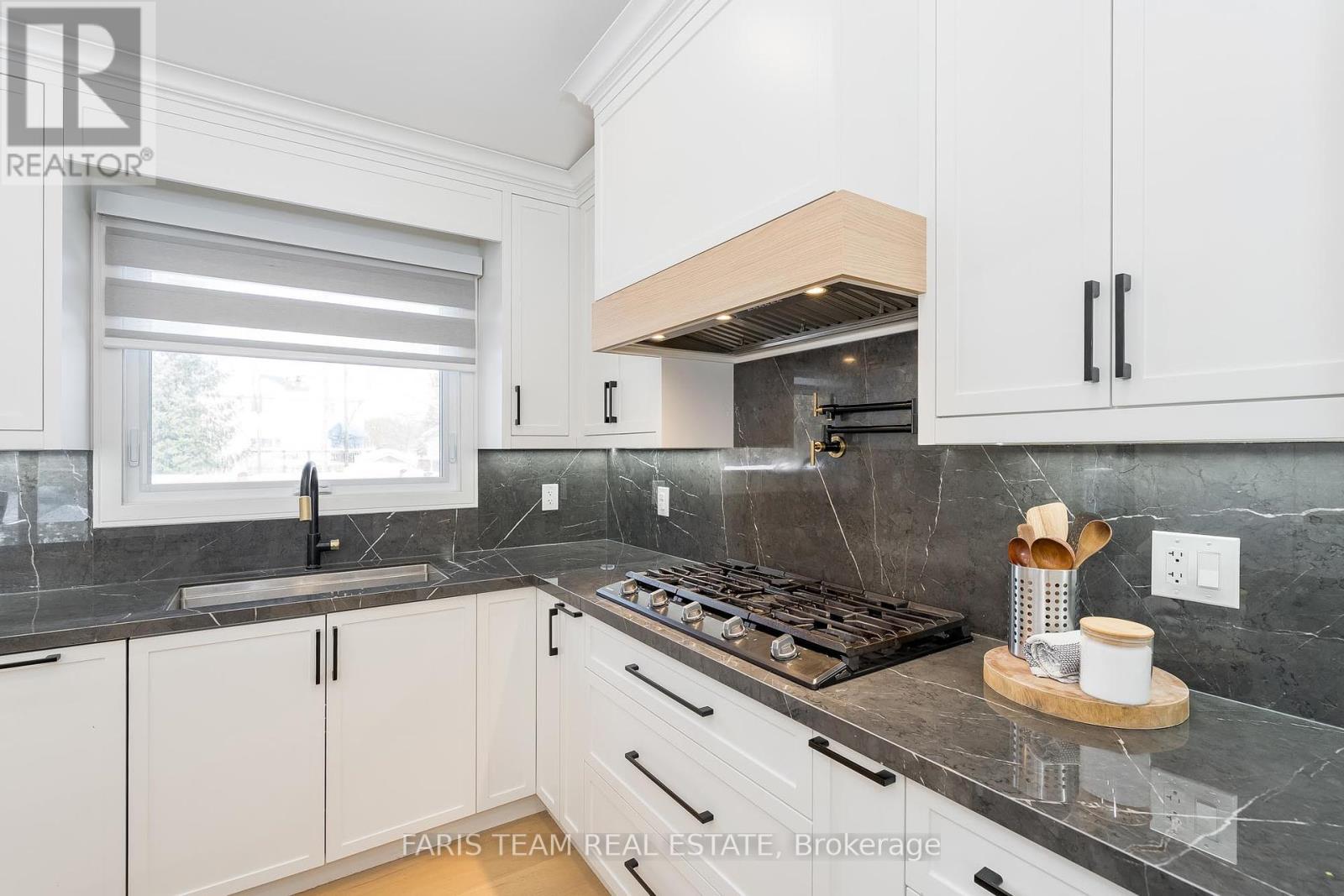 Property at 748 TRINITY STREET image 4