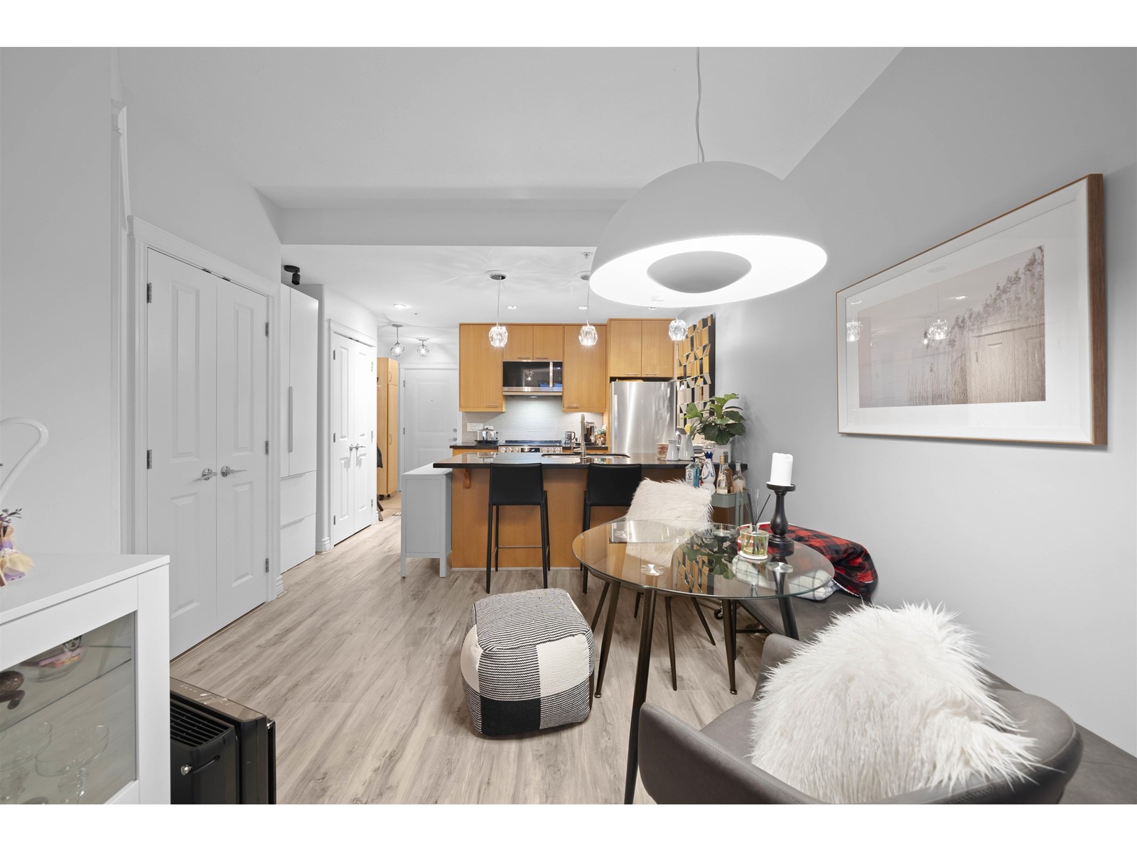 214 2970 King George Boulevard, White Rock, British Columbia  V4P 0E6 - Photo 4 - R3010652