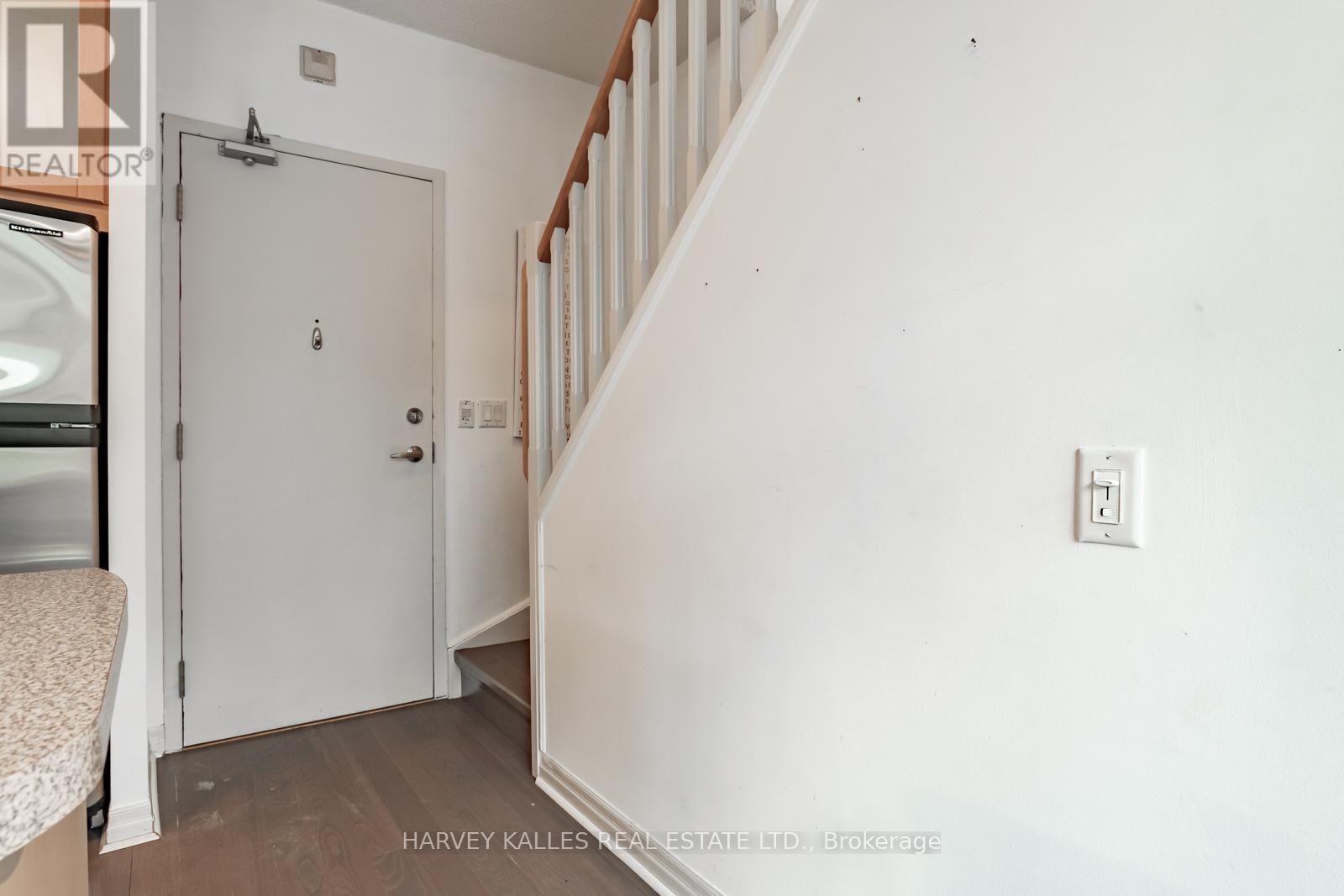 204 - 901 Queen Street W, Toronto, Ontario  M6J 1G5 - Photo 11 - C12193469