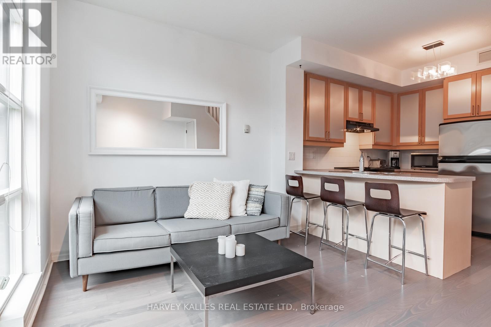 204 - 901 Queen Street W, Toronto, Ontario  M6J 1G5 - Photo 5 - C12193469