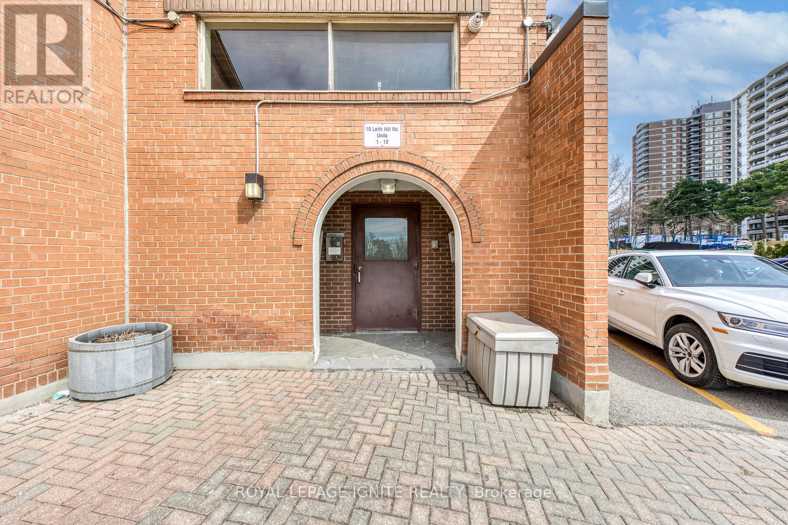 4 - 10 LEITH HILL ROAD, Toronto, Ontario