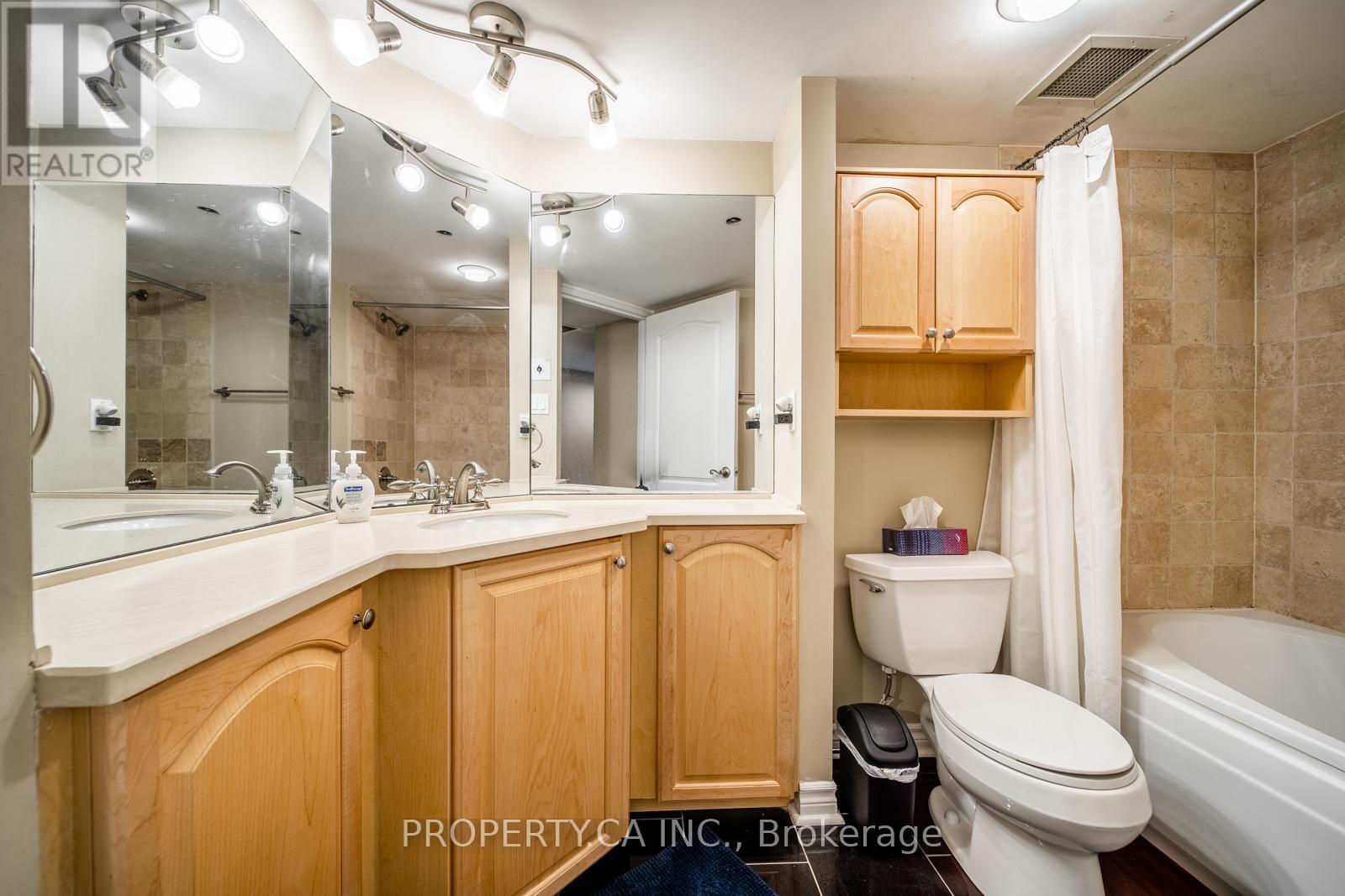 1410 - 38 Elm Street, Toronto, Ontario  M5G 2K5 - Photo 8 - C12193541