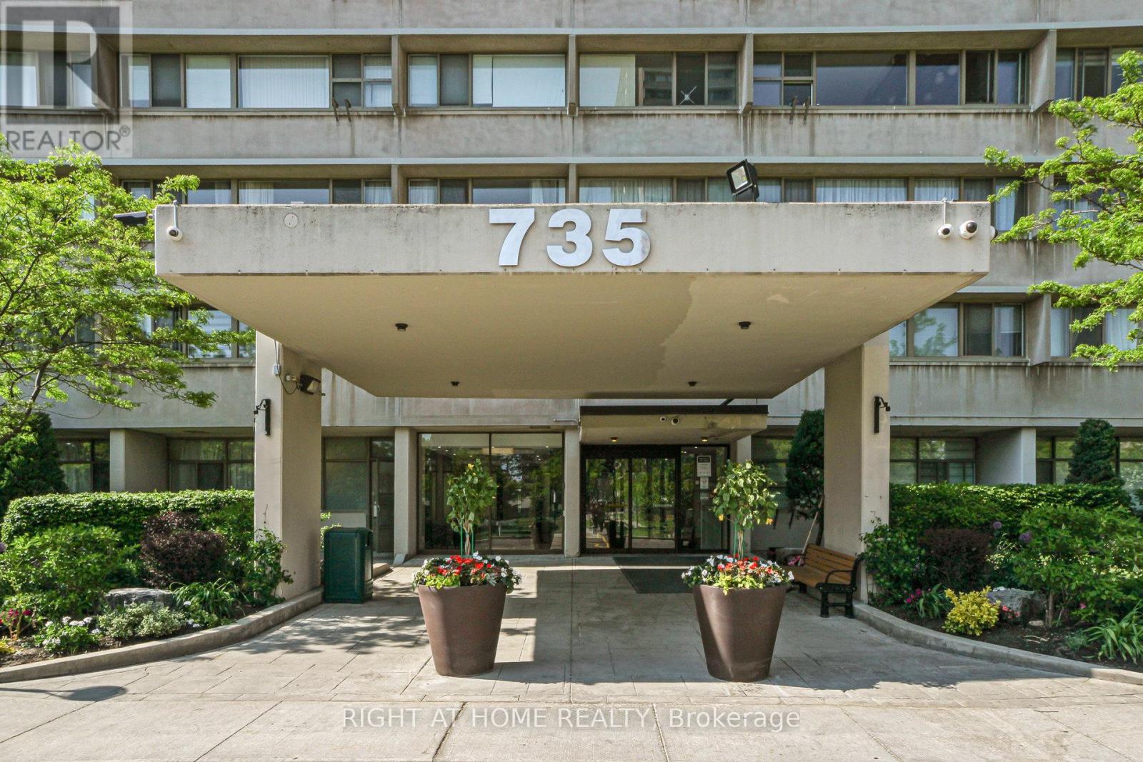 1704 - 735 Don Mills Road, Toronto, Ontario  M3C 1T1 - Photo 2 - C12193542