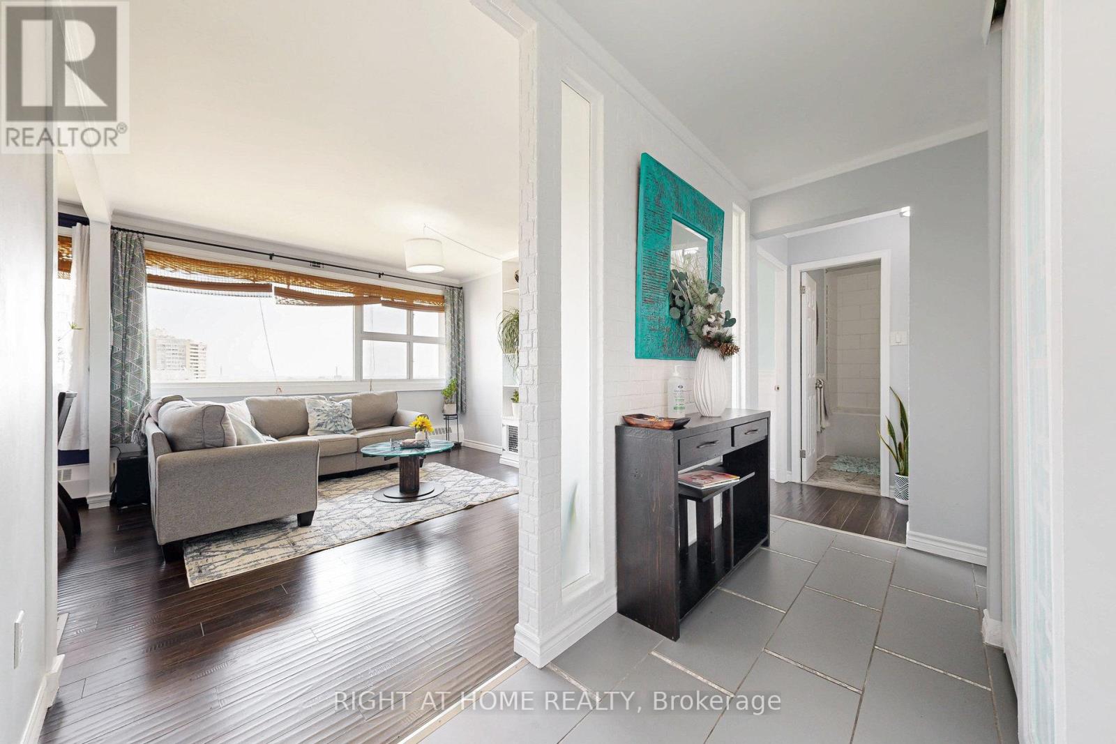 1704 - 735 Don Mills Road, Toronto, Ontario  M3C 1T1 - Photo 5 - C12193542