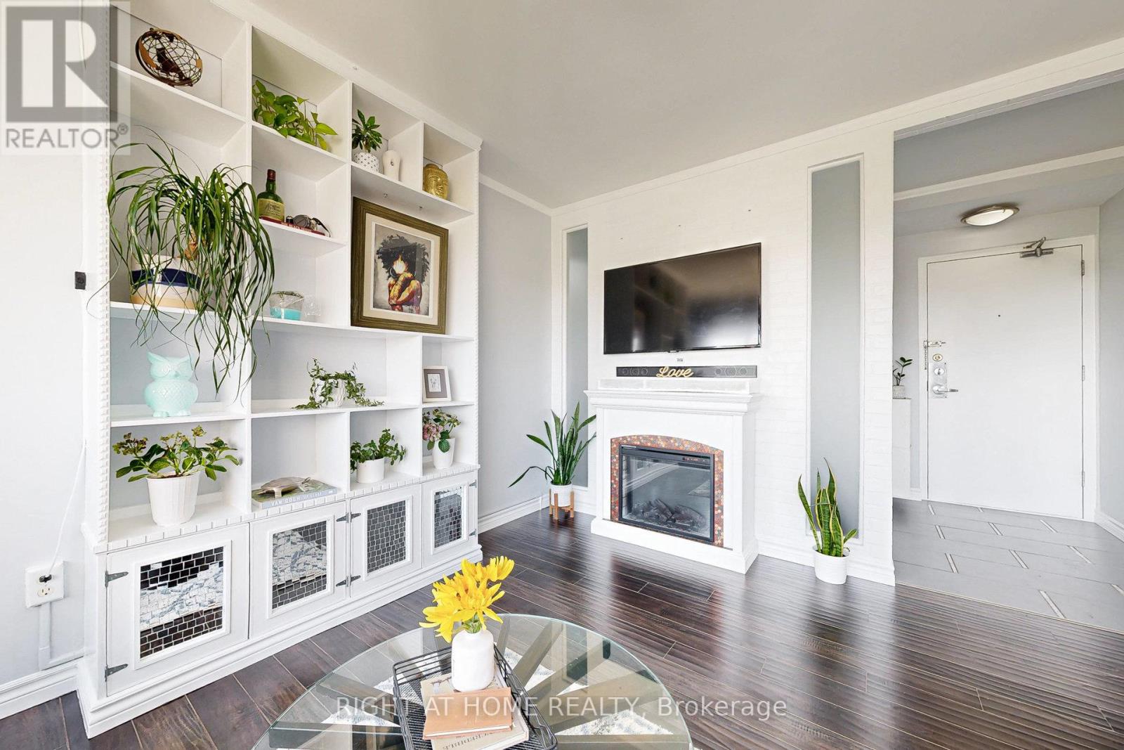1704 - 735 Don Mills Road, Toronto, Ontario  M3C 1T1 - Photo 8 - C12193542