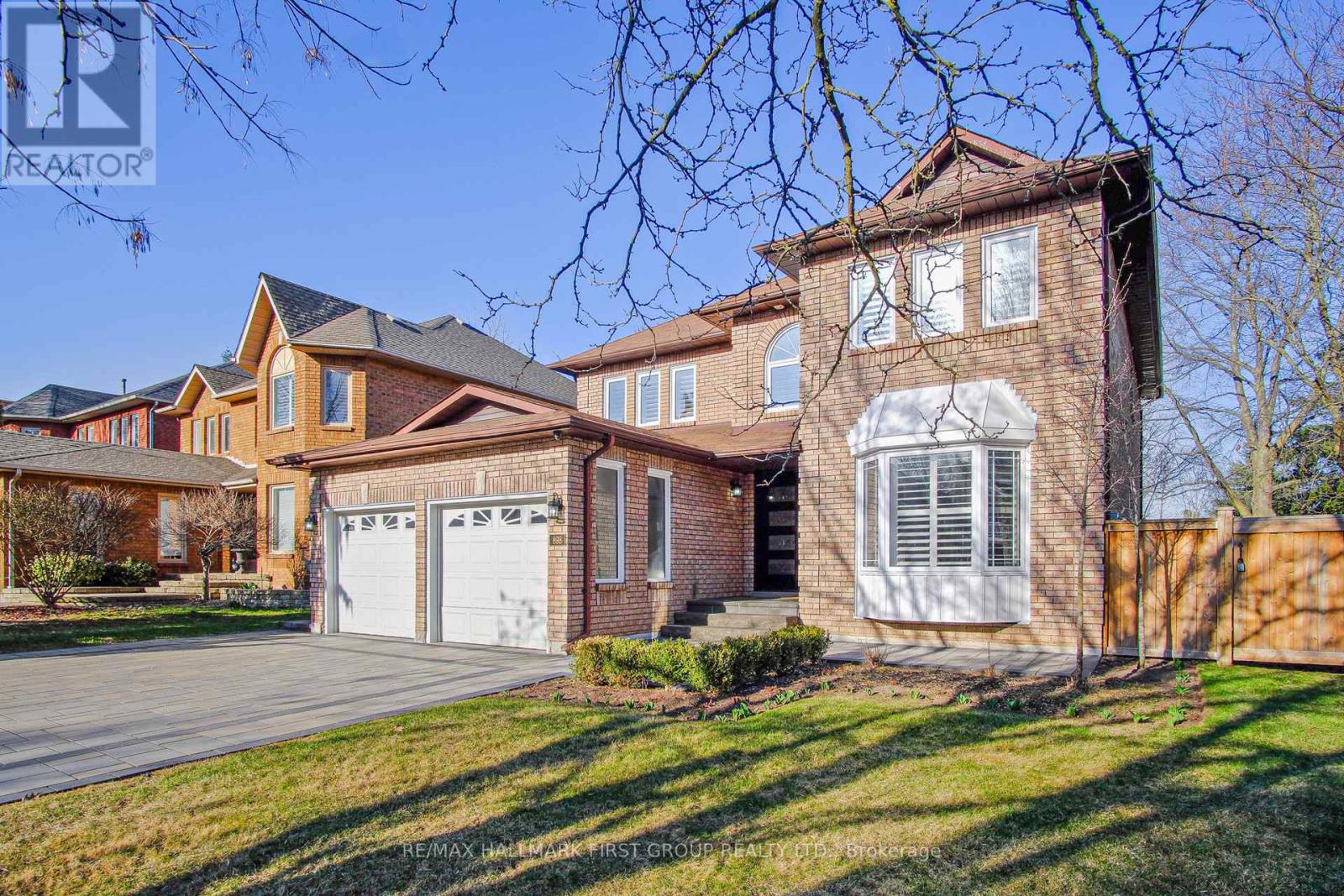 898 Darwin Drive, Pickering, Ontario  L1X 2P8 - Photo 2 - E12193538