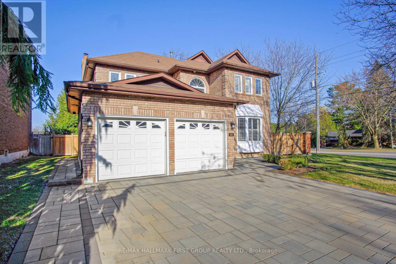 898 Darwin Drive, Pickering, Ontario  L1X 2P8 - Photo 3 - E12193538