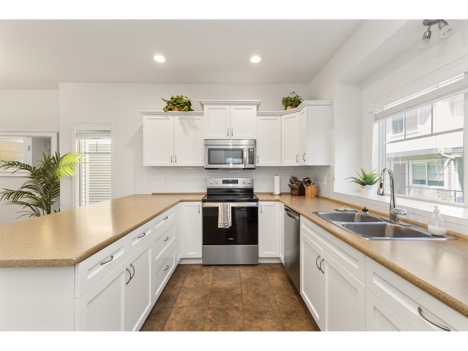 21 45450 Shawnigan Crescent, Garrison Crossing, Chilliwack, British Columbia  V2R 0B8 - Photo 5 - R2994351
