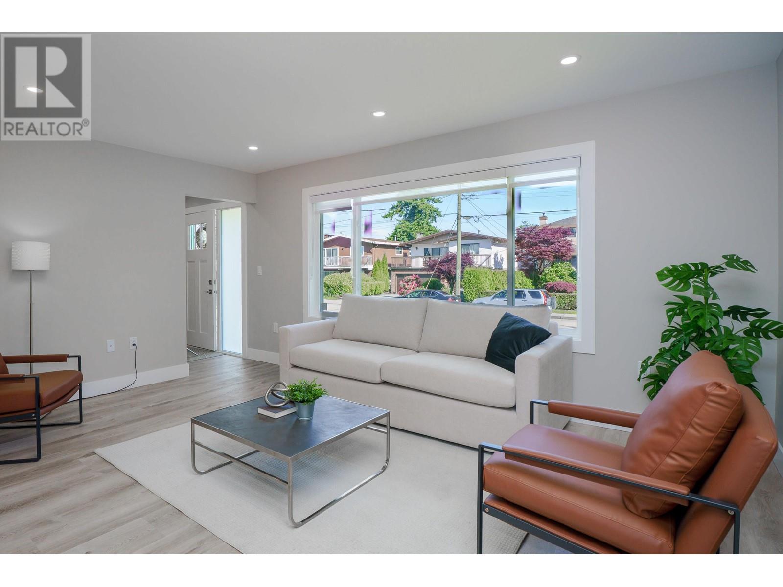 7987 Graham Avenue, Burnaby, British Columbia  V3N 1V8 - Photo 2 - R3009901