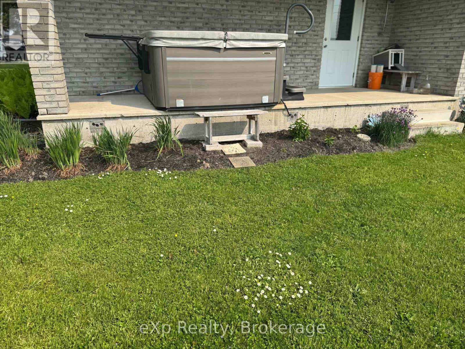 953 Greenock-Brant Line, Brockton, Ontario  N0G 1J0 - Photo 9 - X11987789