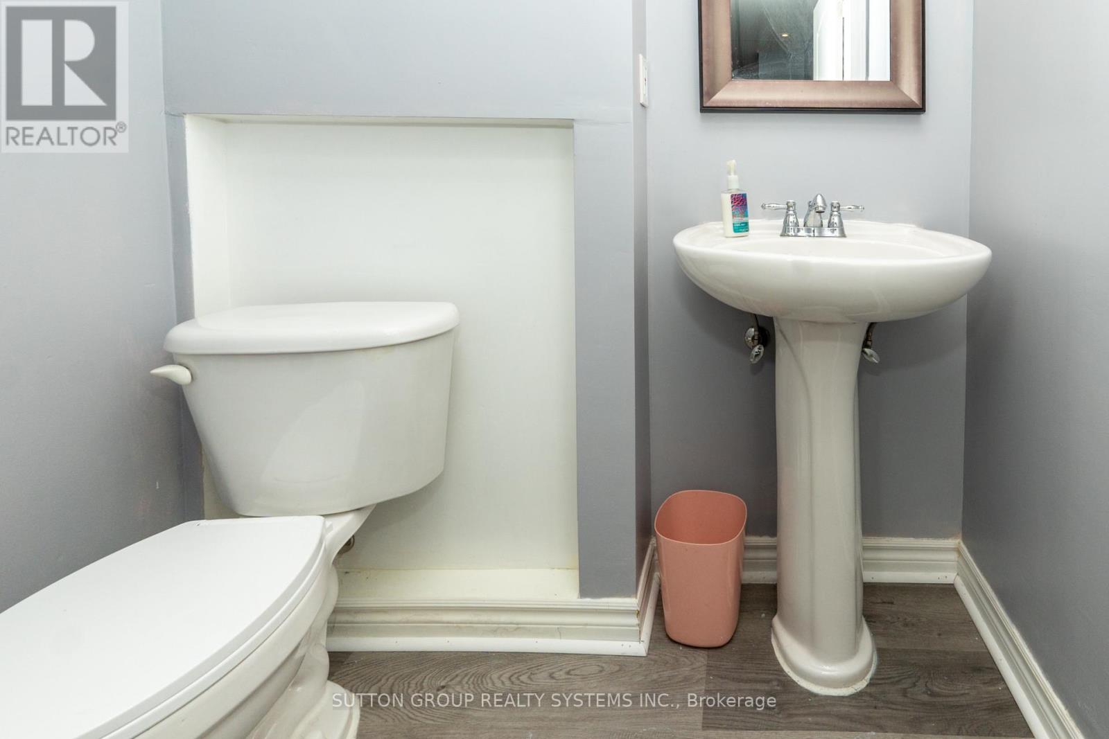 5636 Raleigh Street, Mississauga, Ontario  L5M 7E4 - Photo 24 - W12193323