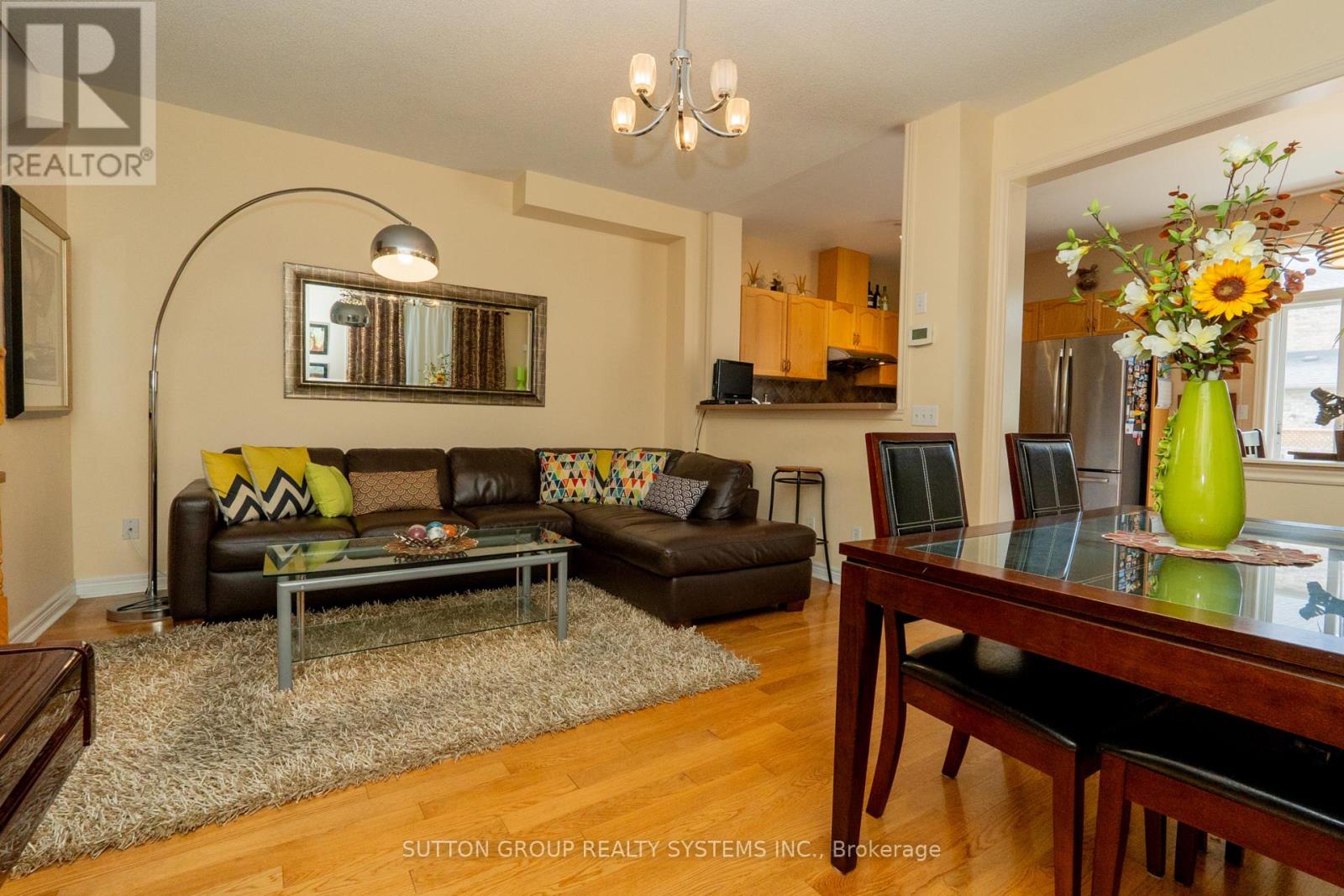 5636 Raleigh Street, Mississauga, Ontario  L5M 7E4 - Photo 7 - W12193323