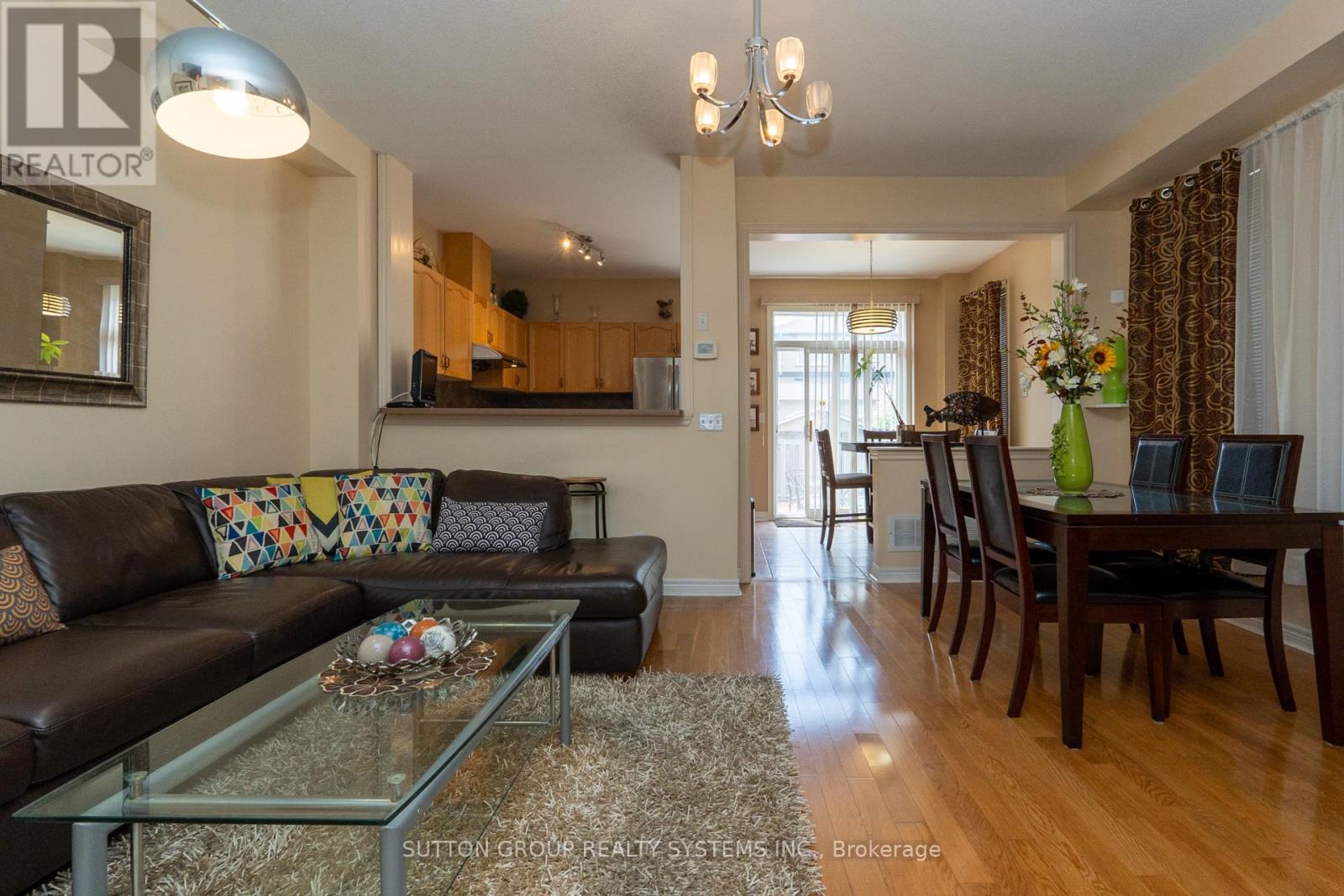5636 Raleigh Street, Mississauga, Ontario  L5M 7E4 - Photo 8 - W12193323