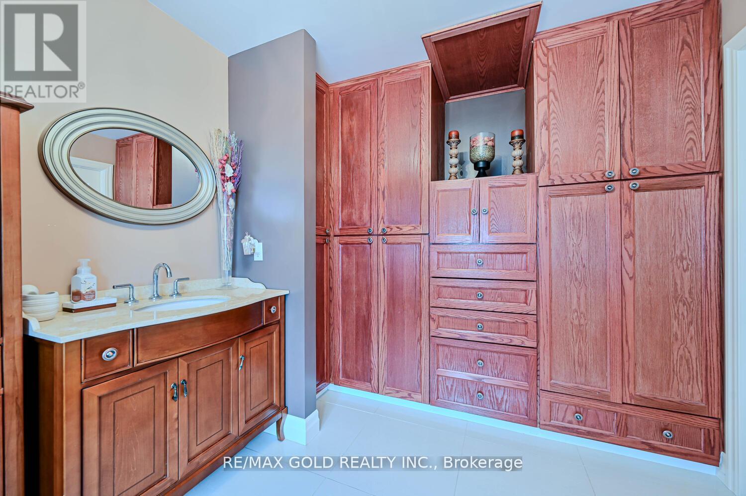 22 Sweetwood Circle, Brampton (Fletcher's Meadow), Ontario  L7A 2R9 - Photo 26 - W12193343