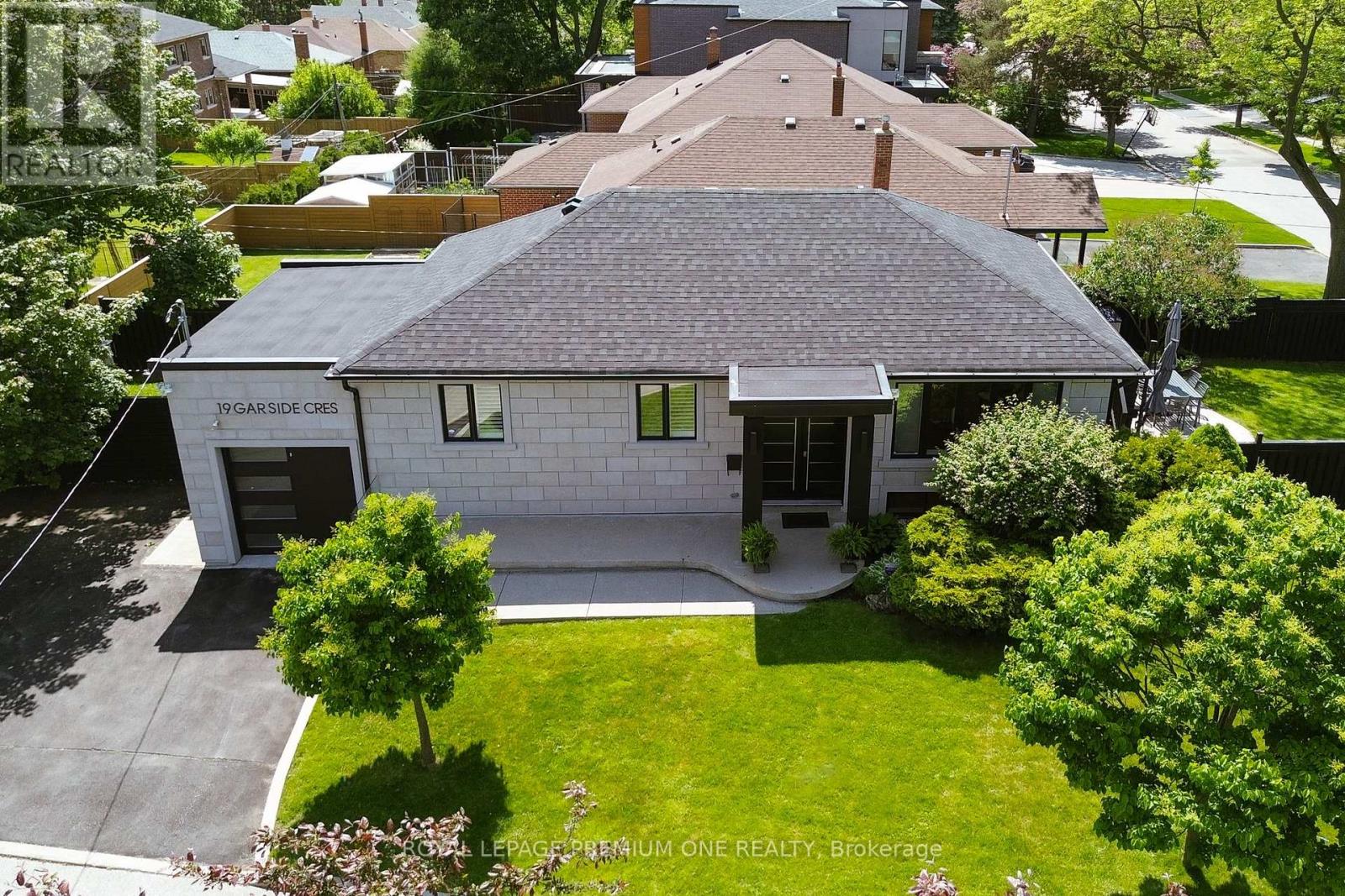 19 GARSIDE CRESCENT E, toronto (brookhaven-amesbury), Ontario