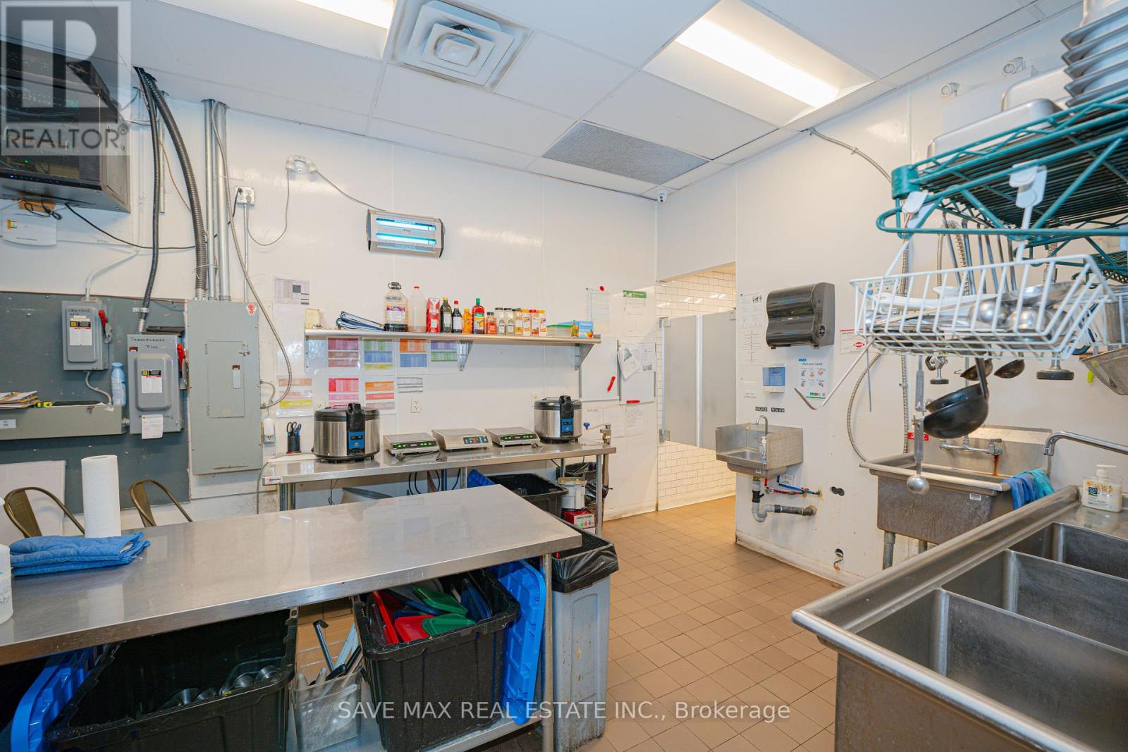 728 Burloak Drive W, Burlington (Appleby), Ontario  L7L 0B1 - Photo 6 - W12193364