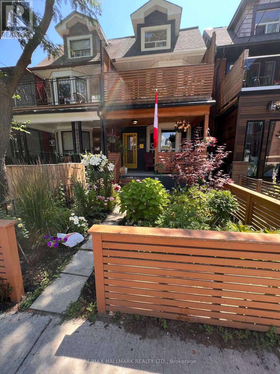 223 Wallace Avenue, Toronto, Ontario  M6H 1V5 - Photo 16 - W12193370